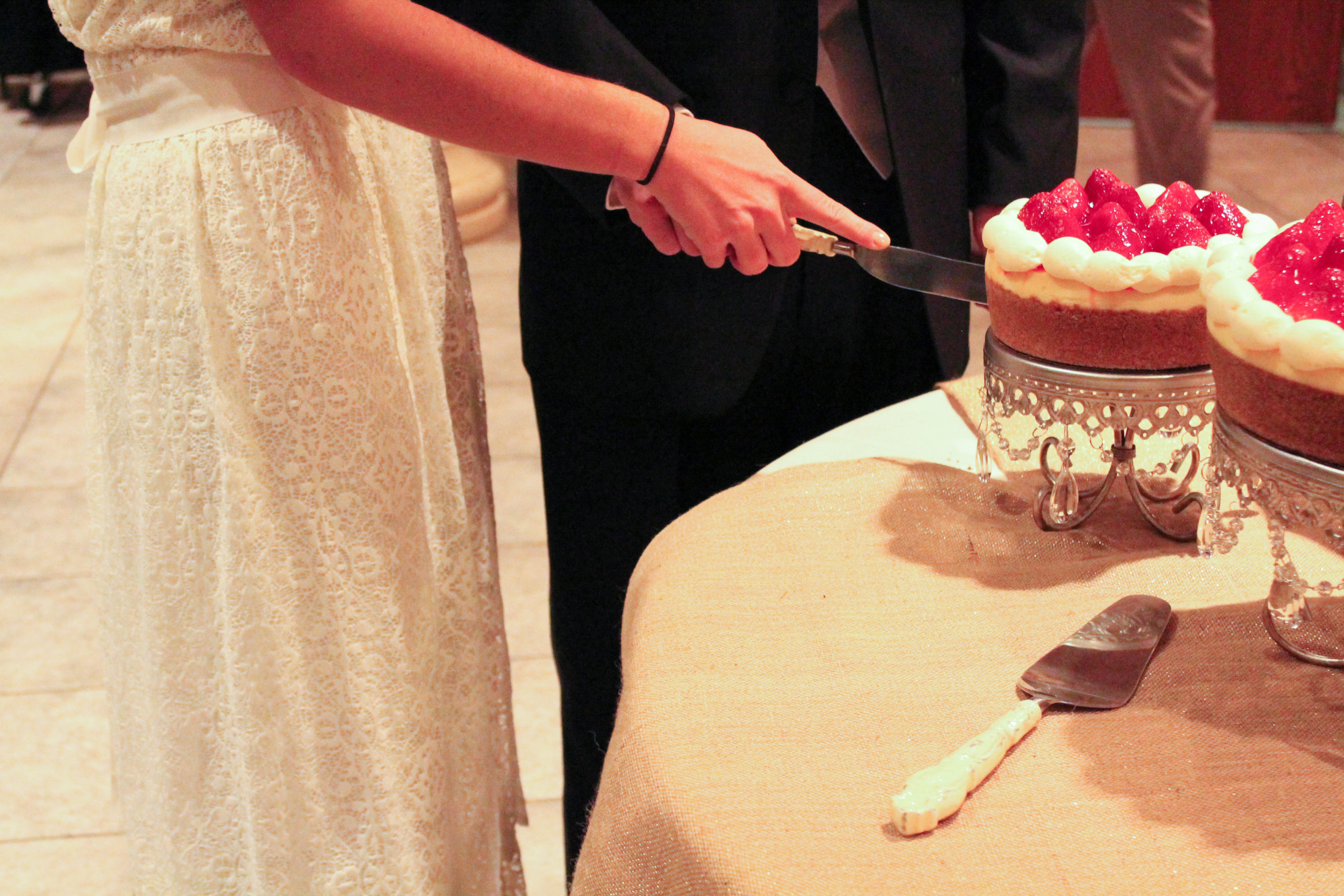 Tori & Austin's Waite Winter Wedding Cake Cutting Photos | Captured By Lexi In Utah