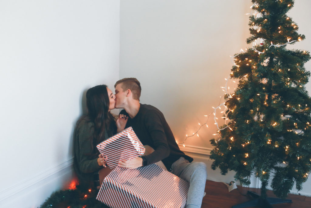Taryn & Blake-Christmas Session Captured By Lexi