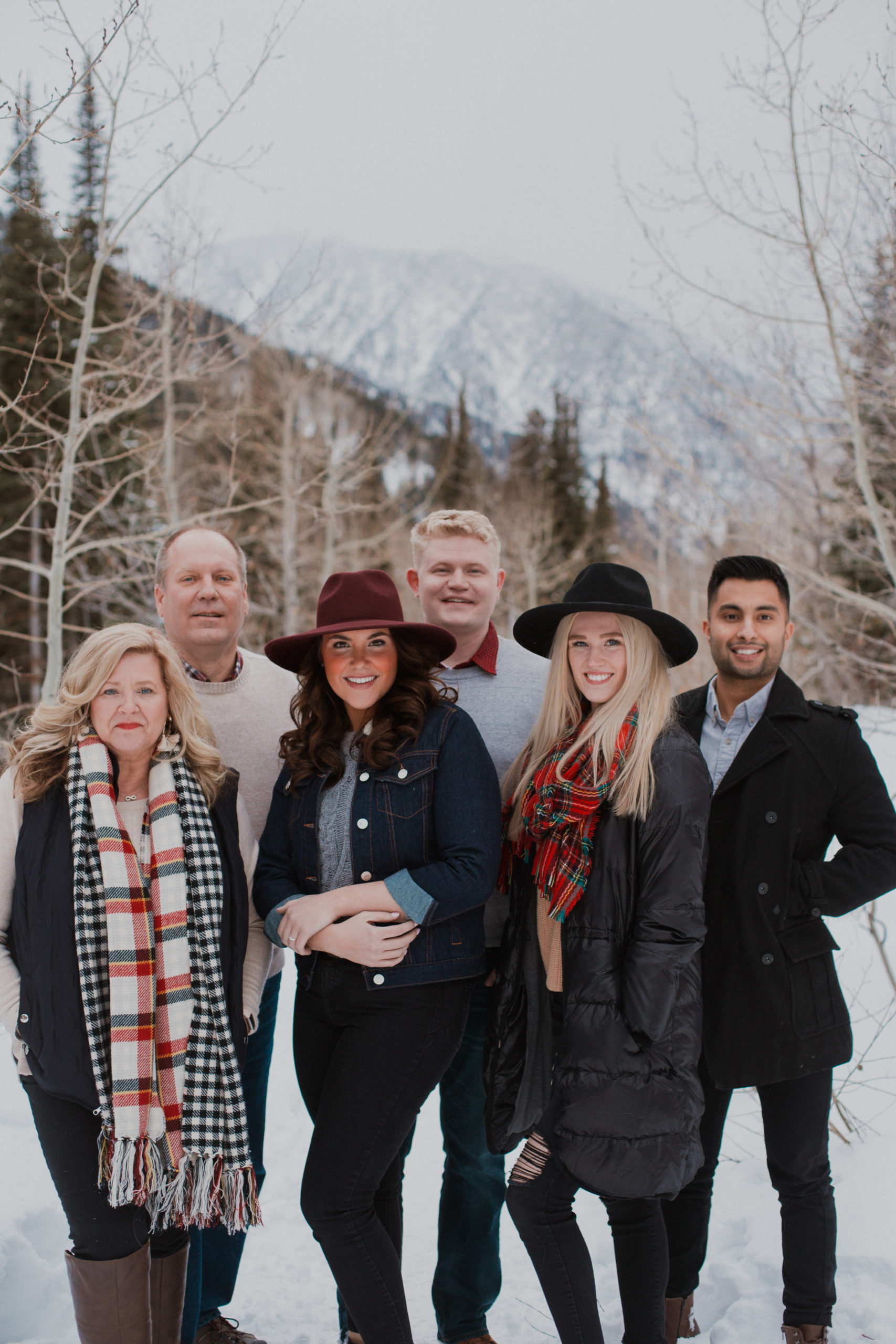 Snowy Family Photo Session in Utah by Captured by Lexi