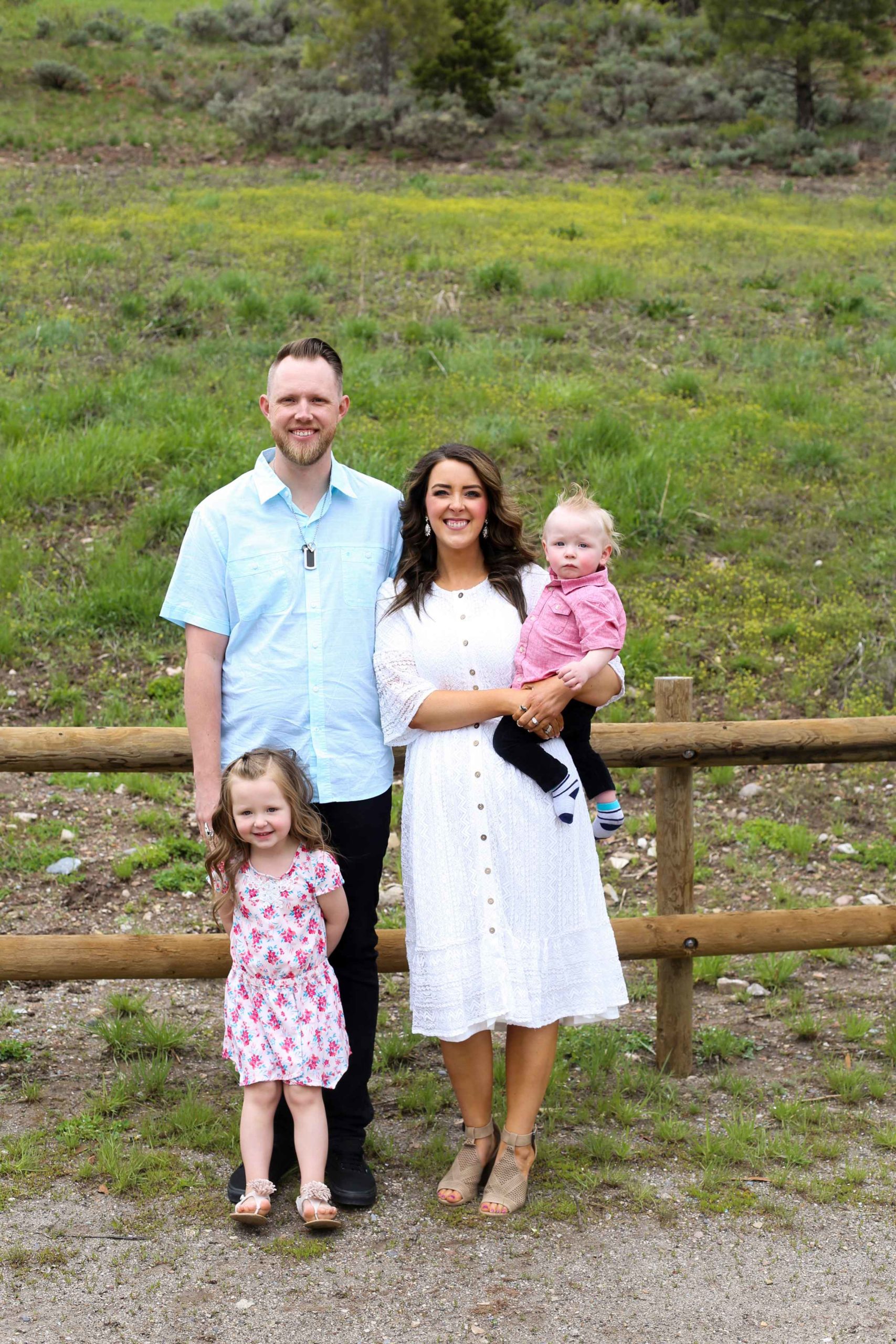 Beautiful Family Photoshoot in Utah by Captured by Lexi